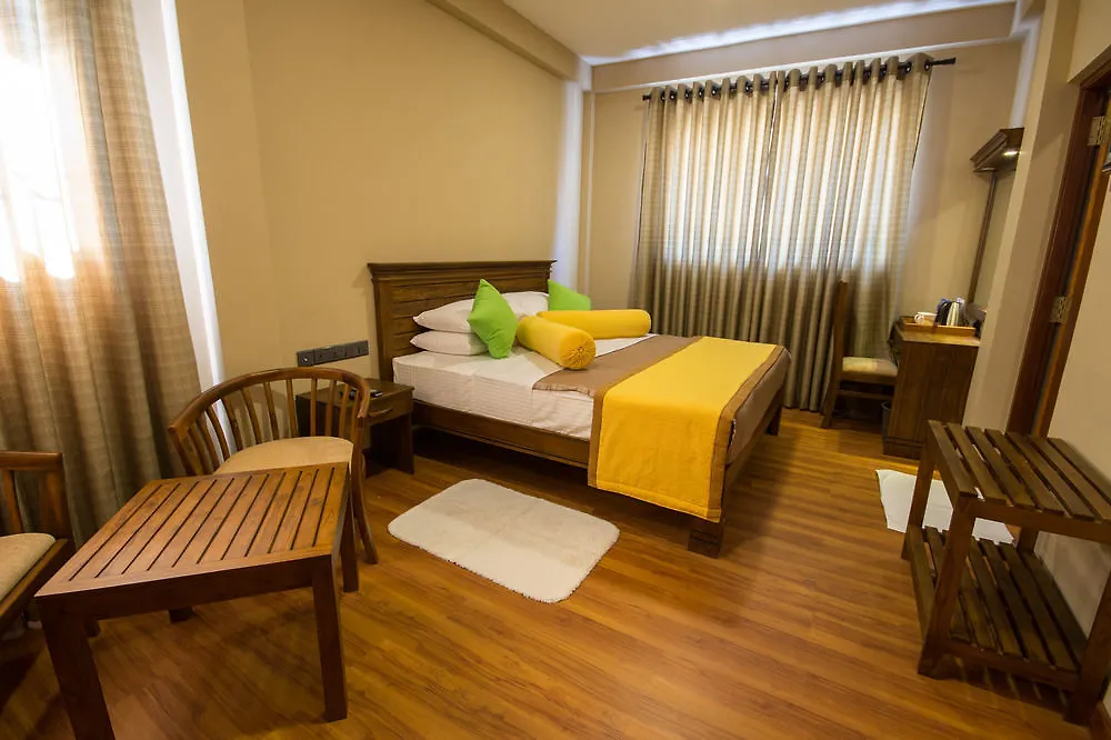 Hill Pride City Hotel Nuwara Eliya 3*,